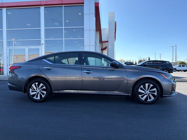 Used 2025 Nissan Altima 2.5 S FWD image 6