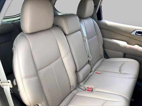 Used 2017 Nissan Pathfinder Platinum FWD image 20