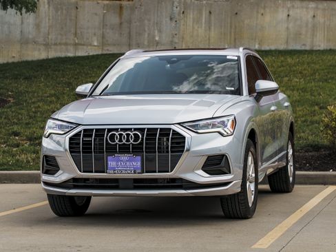 Used 2023 Audi Q3 2.0T Premium w/ Convenience Package AWD/4WD image 7