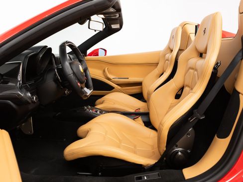Used 2014 Ferrari 458 Spider RWD image 51