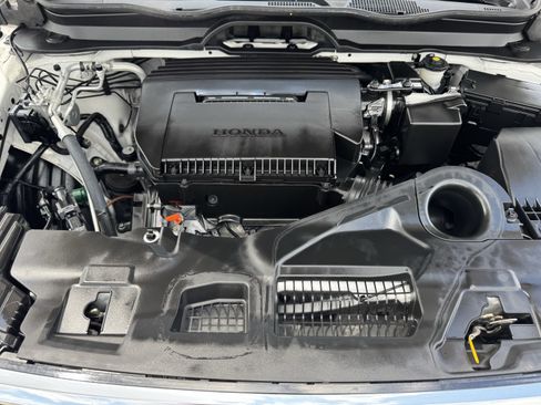 Used 2025 Honda Pilot Elite image 29