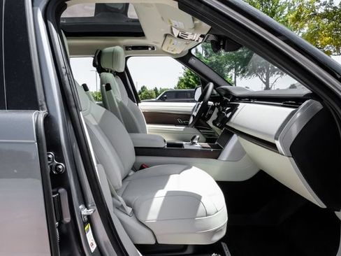 New 2026 Land Rover Range Rover Long Wheelbase SE AWD/4WD image 45