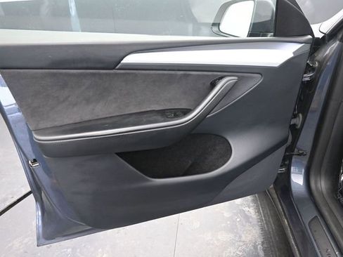 Used 2023 Tesla Model Y Long Range image 17