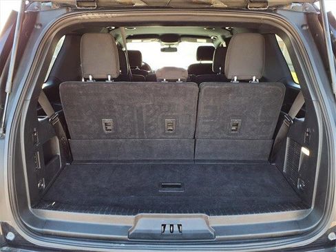 Used 2021 Ford Expedition XLT image 18