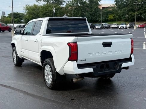 Certified 2025 Toyota Tacoma SR5 AWD/4WD image 6