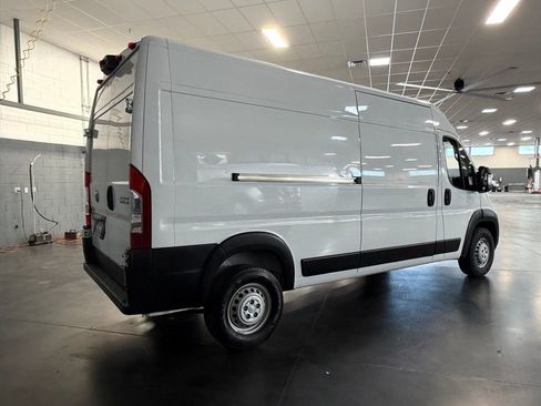 Used 2025 RAM ProMaster 2500 w/ Convenience Group image 7