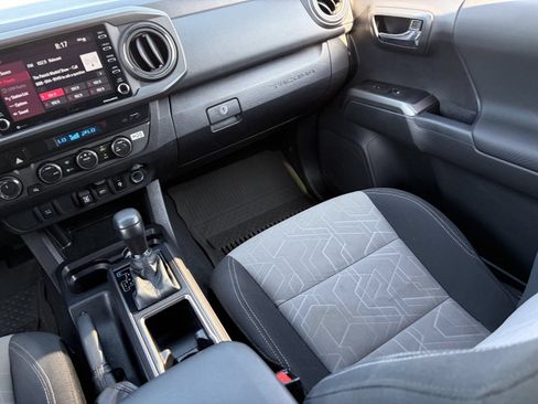 Used 2023 Toyota Tacoma TRD Sport AWD/4WD image 17