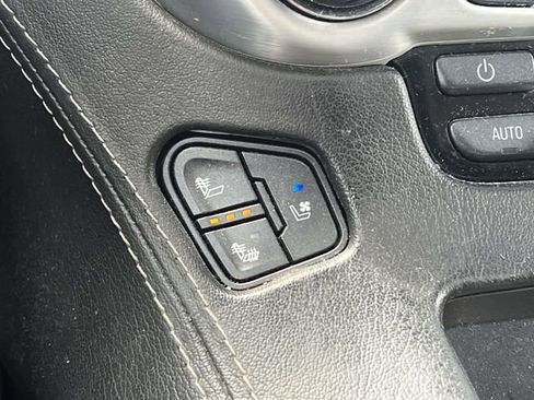 Used 2018 GMC Yukon SLT w/ Premium Edition AWD/4WD image 28