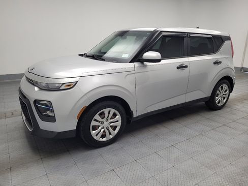 Used 2021 Kia Soul LX FWD image 2