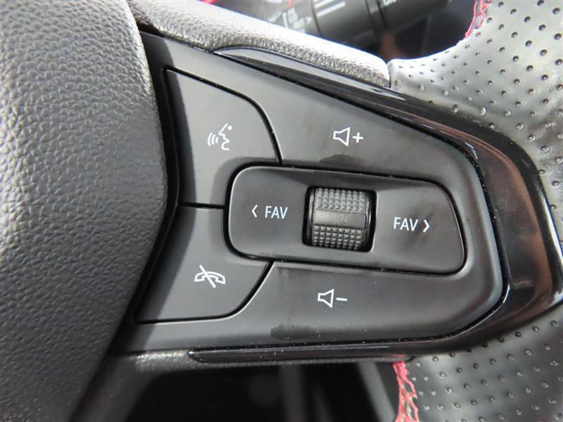 Used 2024 Chevrolet Trax RS FWD image 16