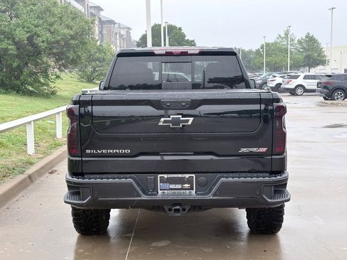 Used 2025 Chevrolet Silverado 1500 ZR2 w/ Technology Package AWD/4WD image 5