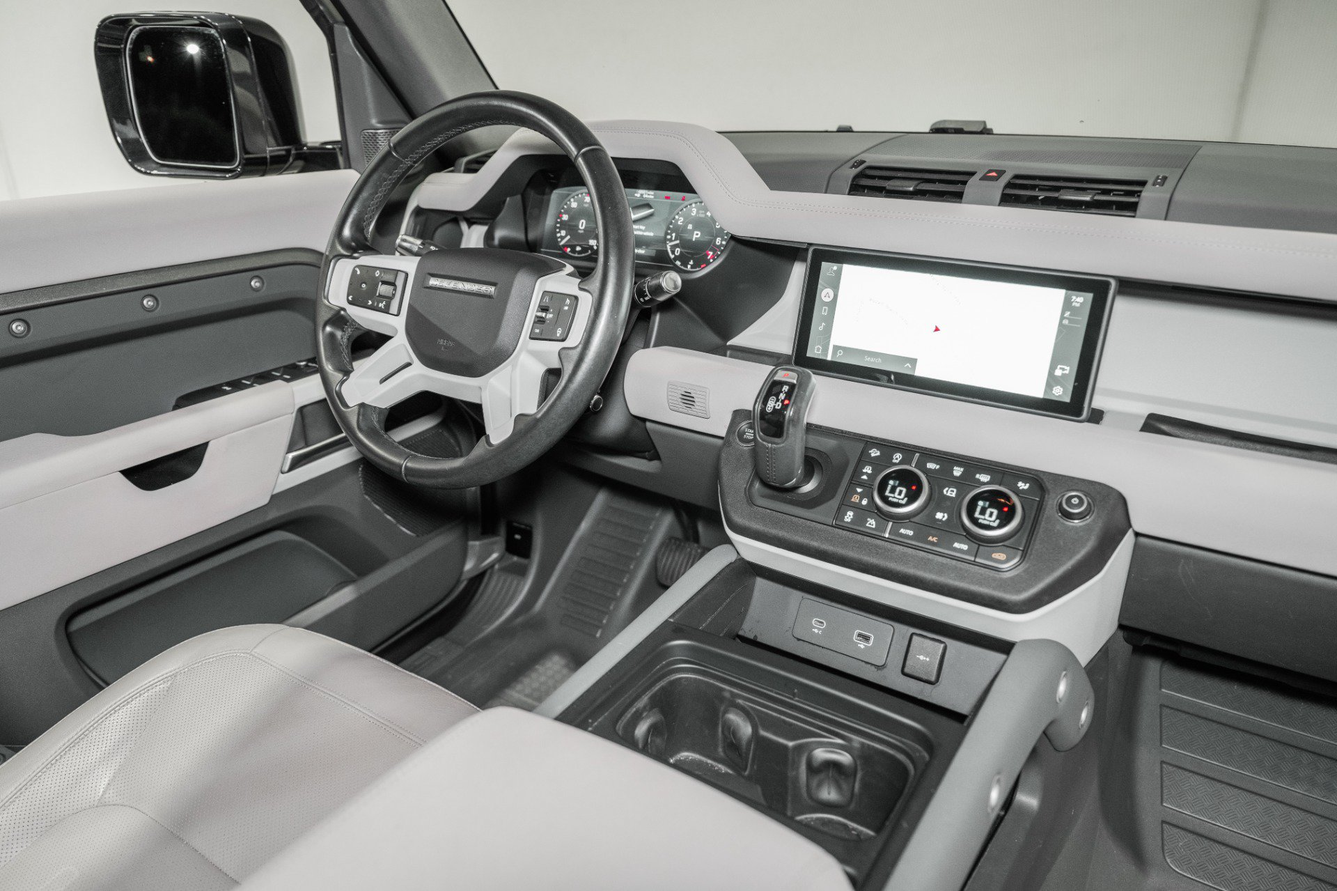 Used 2022 Land Rover Defender 110 SE AWD/4WD image 30