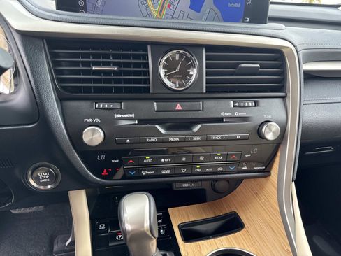 Used 2022 Lexus RX 350L Premium w/ Premium Package AWD/4WD image 28