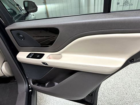 Used 2020 Lincoln Aviator Reserve w/ Elements Package Plus image 33