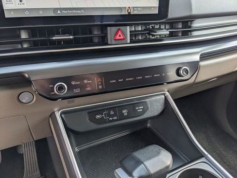 Certified 2026 Kia Carnival LX FWD image 26