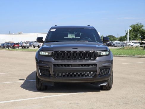 New 2025 Jeep Grand Cherokee L Altitude image 7