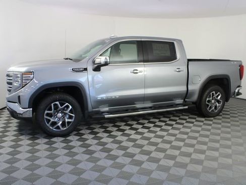 New 2026 GMC Sierra 1500 SLT image 2