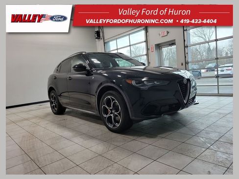 Used 2024 Alfa Romeo Stelvio Ti AWD/4WD image 1
