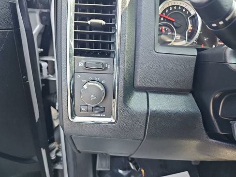 Used 2016 RAM 1500 Laramie AWD/4WD image 33