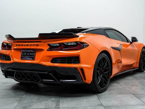 Used 2023 Chevrolet Corvette Z06 w/ Stealth Interior Trim Package RWD image 13