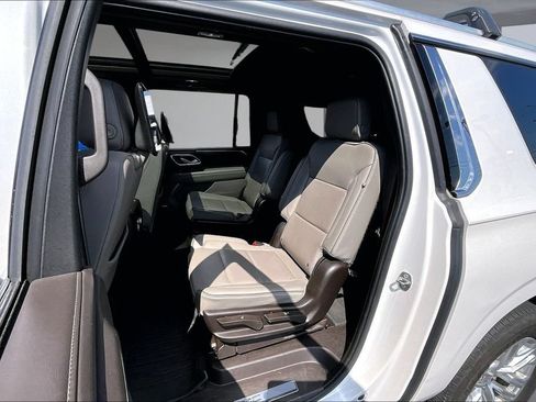 Used 2022 GMC Yukon XL SLT w/ SLT Premium Package AWD/4WD image 26