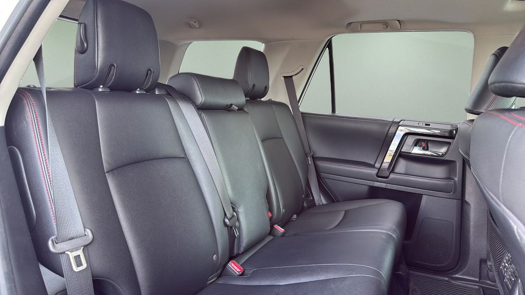 Used 2020 Toyota 4Runner Venture w/ Moonroof Package AWD/4WD image 12