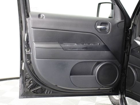 Used 2016 Jeep Patriot Sport w/ Power Value Group FWD image 16