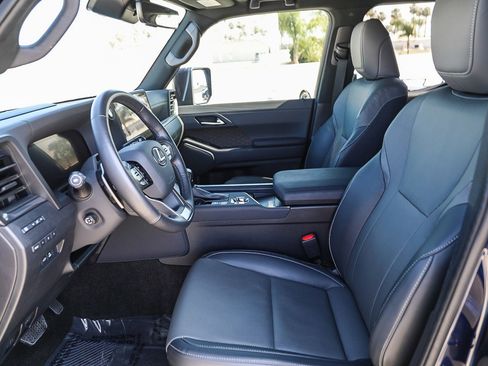 Used 2025 Lexus GX 550 w/ Accessory Package (Z1) image 17