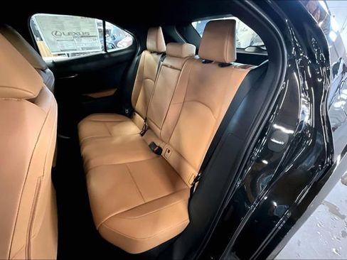 New 2026 Lexus UX 300h AWD image 10