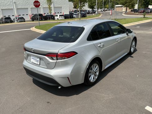 Used 2023 Toyota Corolla LE w/ LE Convenience Package FWD image 10