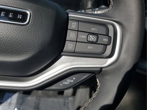 Used 2025 Jeep Wagoneer Series II image 27