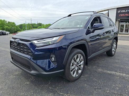 Used 2025 Toyota RAV4 XLE Premium w/ Weather Package AWD/4WD image 4