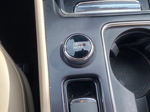 Used 2022 Lincoln Corsair AWD w/ Equipment Group 101A image 22