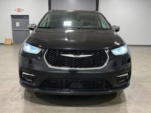 Used 2022 Chrysler Pacifica Limited image 11