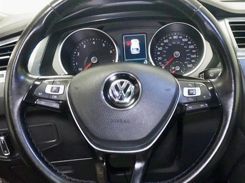 Used 2018 Volkswagen Tiguan SEL image 12