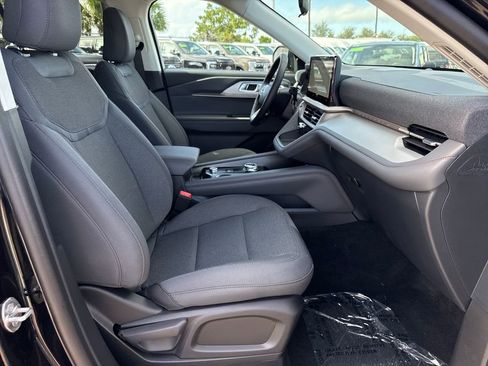 New 2026 Ford Explorer Active image 21