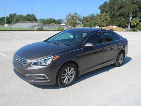 Used 2015 Hyundai Sonata SE FWD image 4