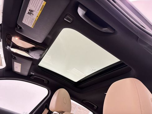 Used 2021 BMW 330i xDrive 330i xDrive w/ Convenience Package image 14