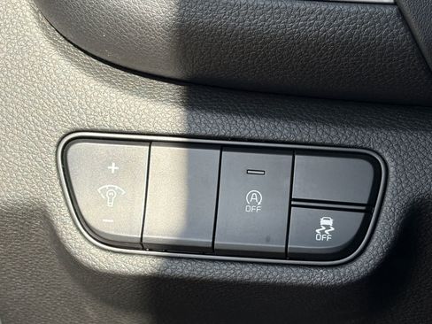 Used 2024 Kia Seltos EX FWD image 19