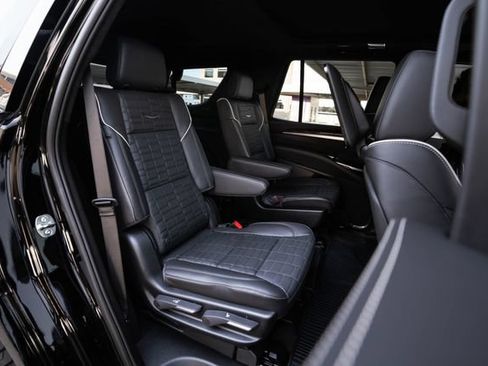 Used 2026 Cadillac Escalade Platinum Sport w/ LPO, ONYX Package AWD/4WD image 6