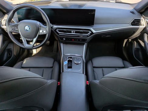 Used 2023 BMW i4 eDrive40 w/ Premium Package RWD image 33