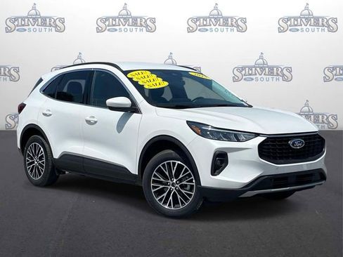 New 2025 Ford Escape SE FWD image 1