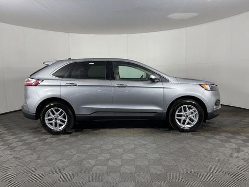 Used 2024 Ford Edge SEL w/ Convenience Package image 5