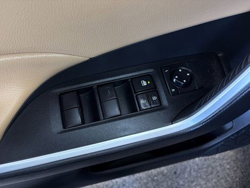 Used 2023 Toyota RAV4 LE AWD/4WD image 11