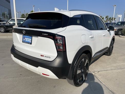 Certified 2025 Nissan Kicks SR image 3