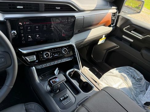 New 2026 GMC Sierra 1500 Denali AWD/4WD image 28