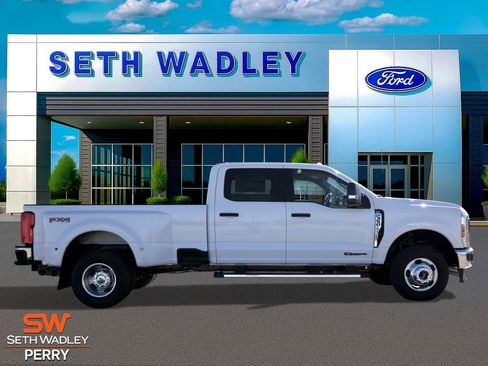 New 2026 Ford F350 XLT image 2