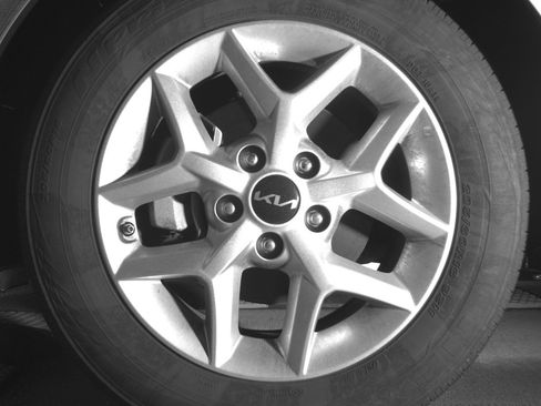 Used 2025 Kia Soul LX w/ LX Technology Package image 12