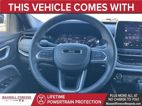 Used 2025 Jeep Compass Sport image 21