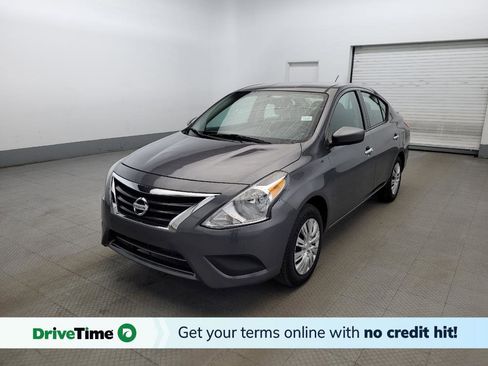 Used 2019 Nissan Versa SV image 1